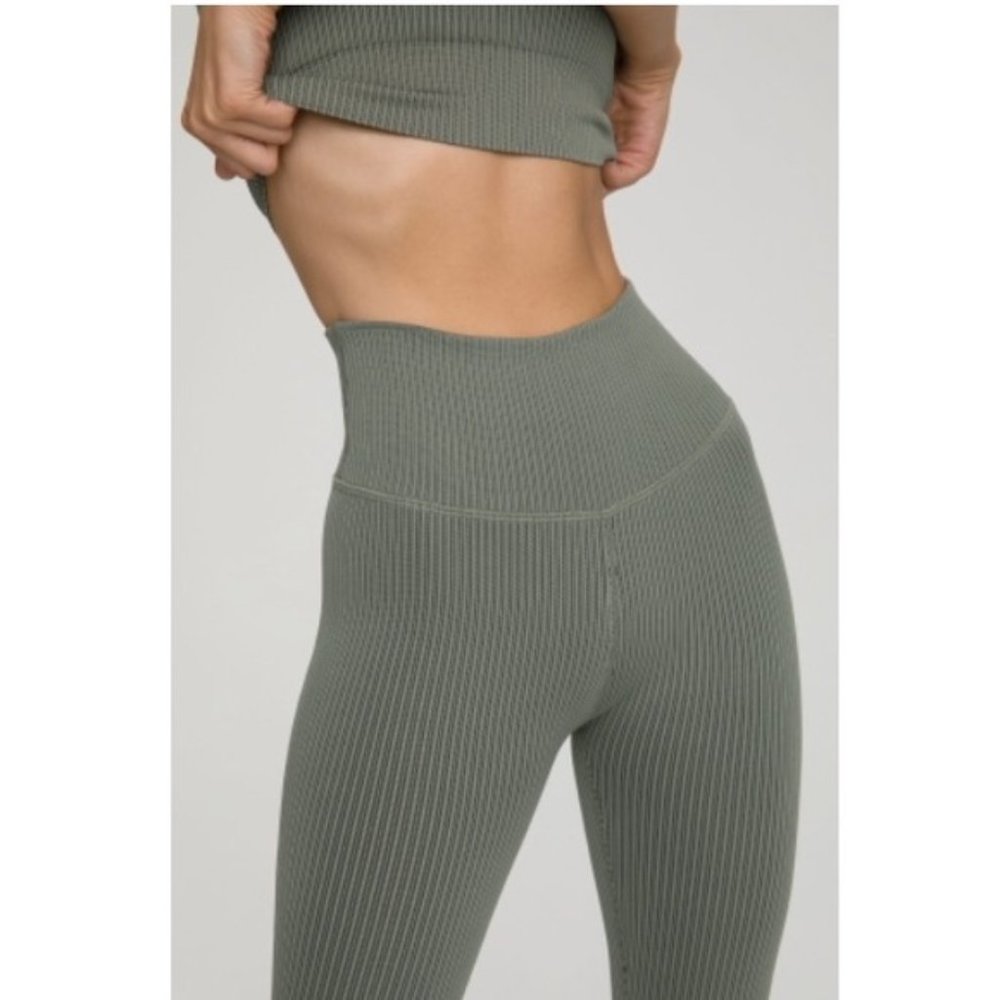 NWOT GOOD AMERICAN Seamless Core Power Agave Legging Size 3/4